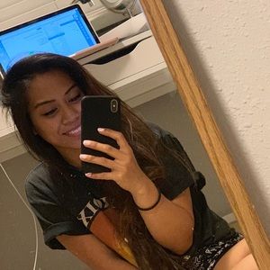 Meet your Posher, Jenalyn